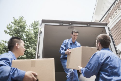 Local moving vehicle assisting with an Earlscourt relocation